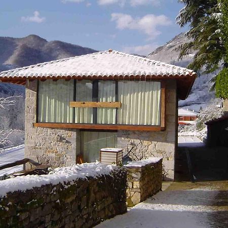 Apartamentos Rurales El Lleron Caso Exteriör bild