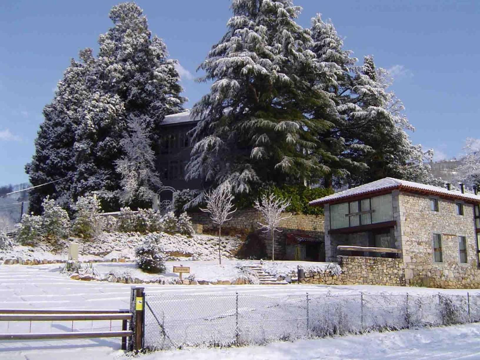 Apartamentos Rurales El Lleron Caso Exteriör bild