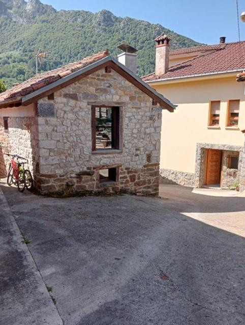 Apartamentos Rurales El Lleron Caso Exteriör bild