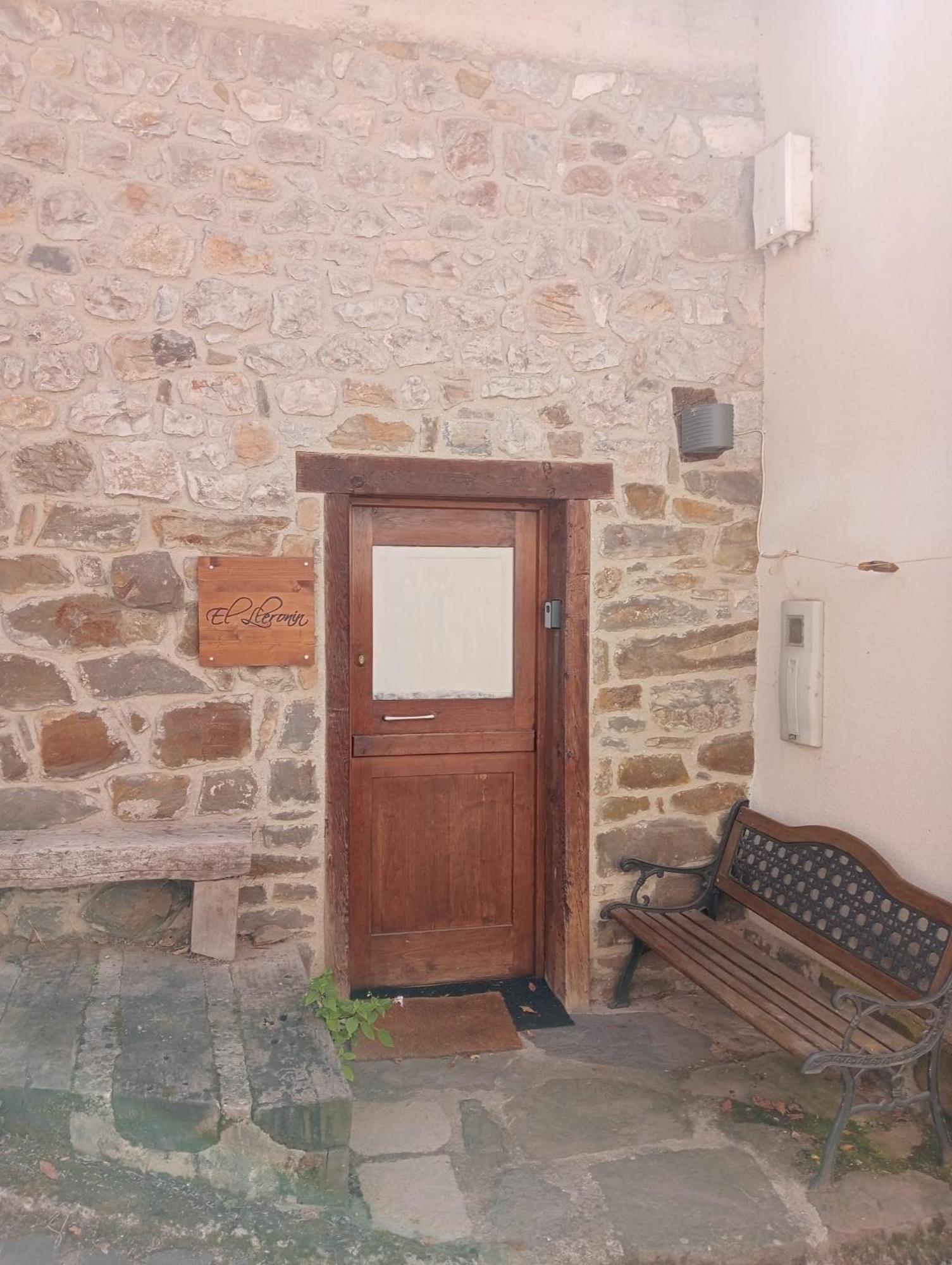 Apartamentos Rurales El Lleron Caso Exteriör bild