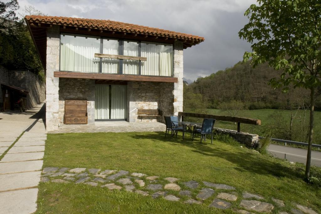 Apartamentos Rurales El Lleron Caso Exteriör bild