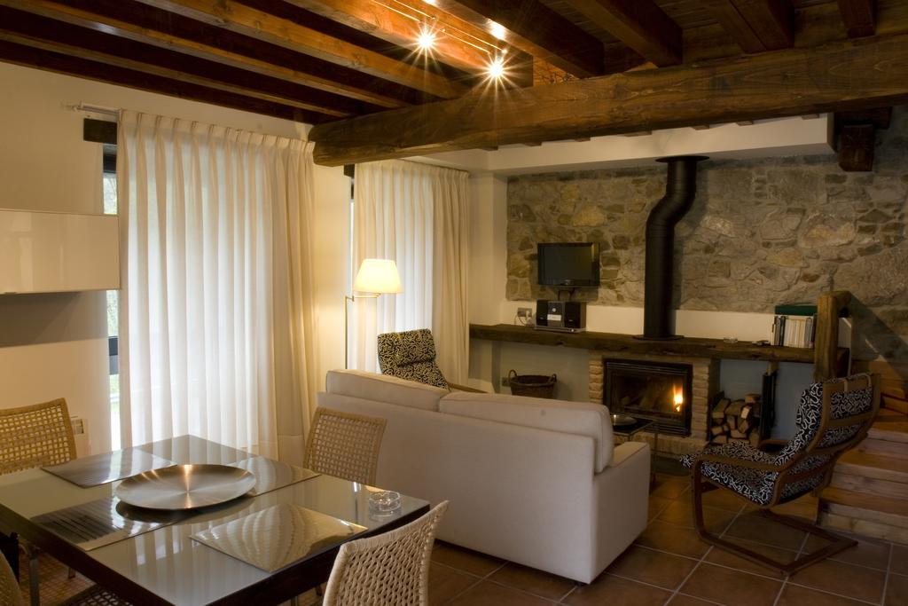 Apartamentos Rurales El Lleron Caso Exteriör bild