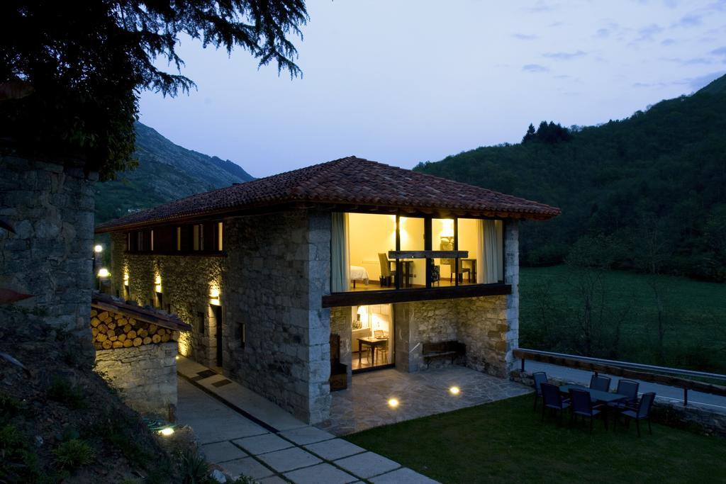 Apartamentos Rurales El Lleron Caso Exteriör bild